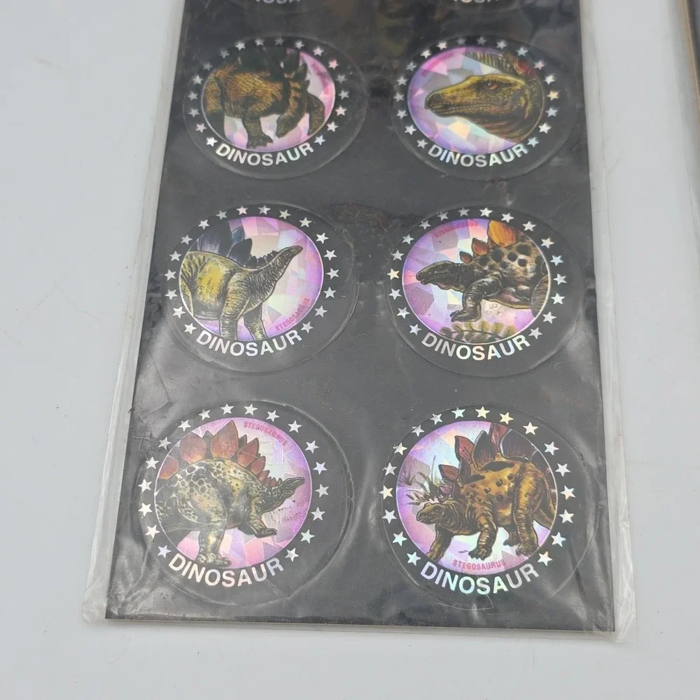Jurassic Pogs On‎ Sheet Lot Of 32 Dinosaurs Laser Caps USA VTG NEW